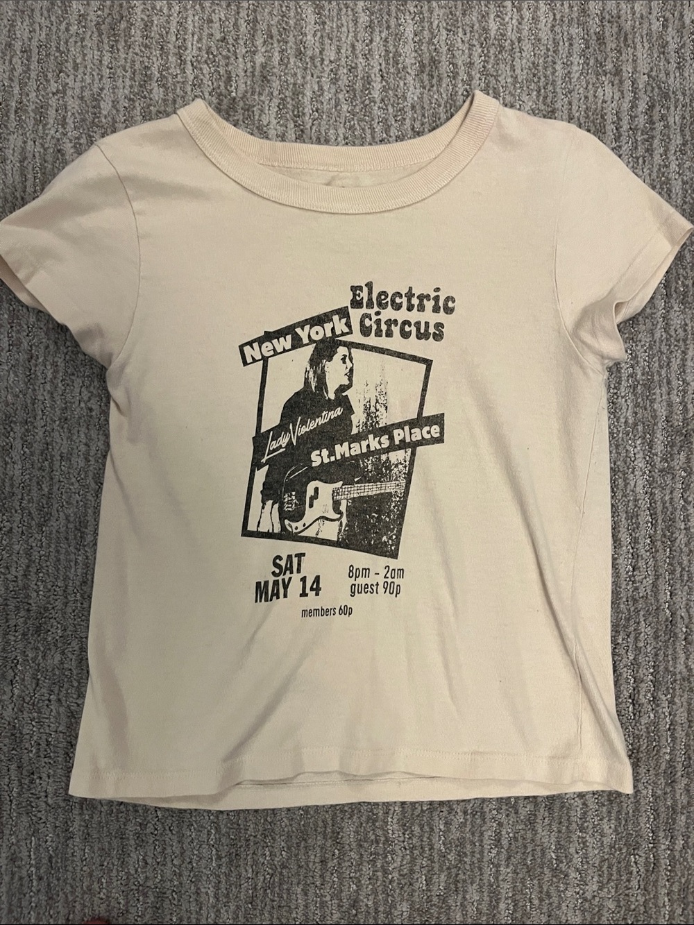 Brandy Melville juniors tshirt one size fits all cream/brown
